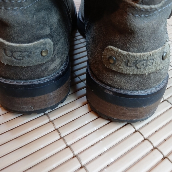 UGG "Niels II" Water Resistant Brown Leather /Sheepskin Shearling lined Bootie. - Picture 7 of 11